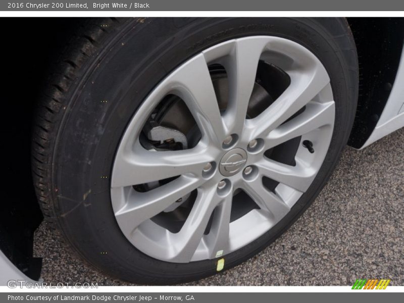 Bright White / Black 2016 Chrysler 200 Limited