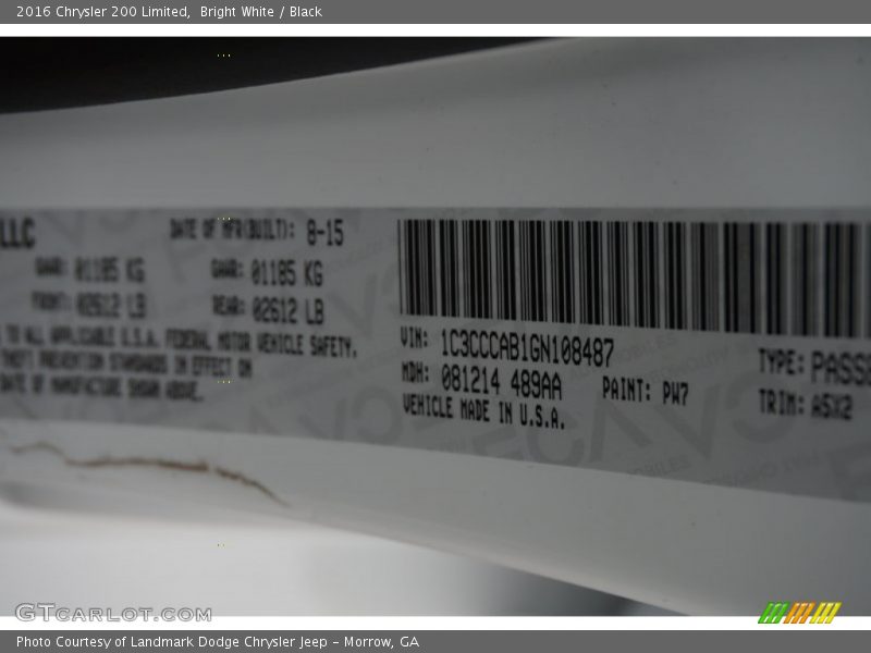 Bright White / Black 2016 Chrysler 200 Limited