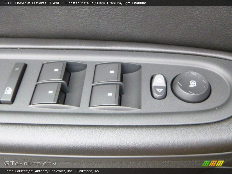 Tungsten Metallic / Dark Titanium/Light Titanium 2016 Chevrolet Traverse LT AWD