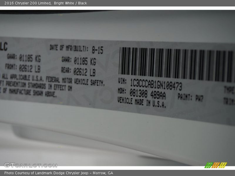 Bright White / Black 2016 Chrysler 200 Limited