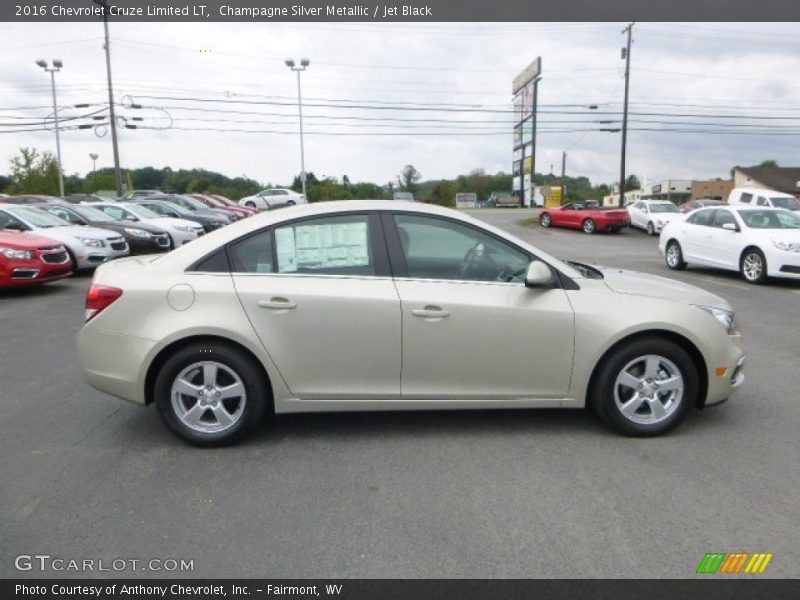 Champagne Silver Metallic / Jet Black 2016 Chevrolet Cruze Limited LT