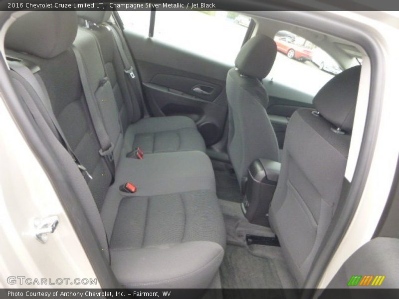 Champagne Silver Metallic / Jet Black 2016 Chevrolet Cruze Limited LT
