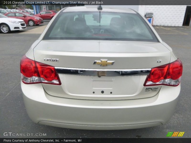 Champagne Silver Metallic / Jet Black 2016 Chevrolet Cruze Limited LT