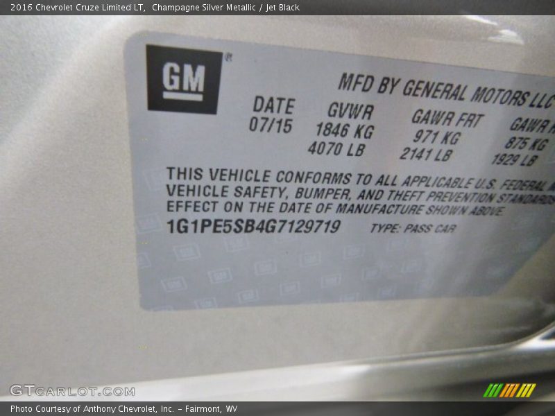 Champagne Silver Metallic / Jet Black 2016 Chevrolet Cruze Limited LT