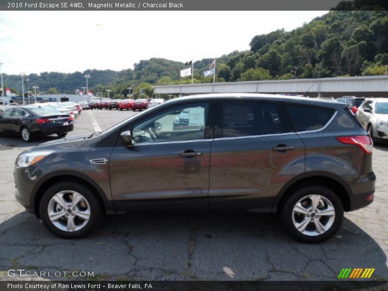 Magnetic Metallic / Charcoal Black 2016 Ford Escape SE 4WD