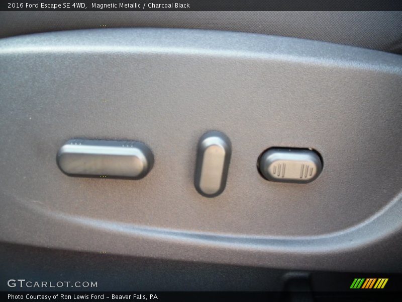 Magnetic Metallic / Charcoal Black 2016 Ford Escape SE 4WD
