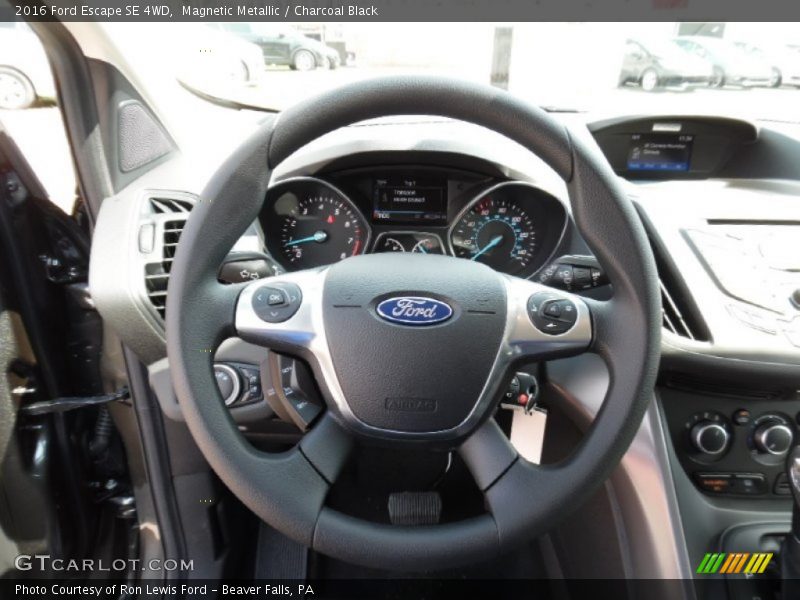 Magnetic Metallic / Charcoal Black 2016 Ford Escape SE 4WD