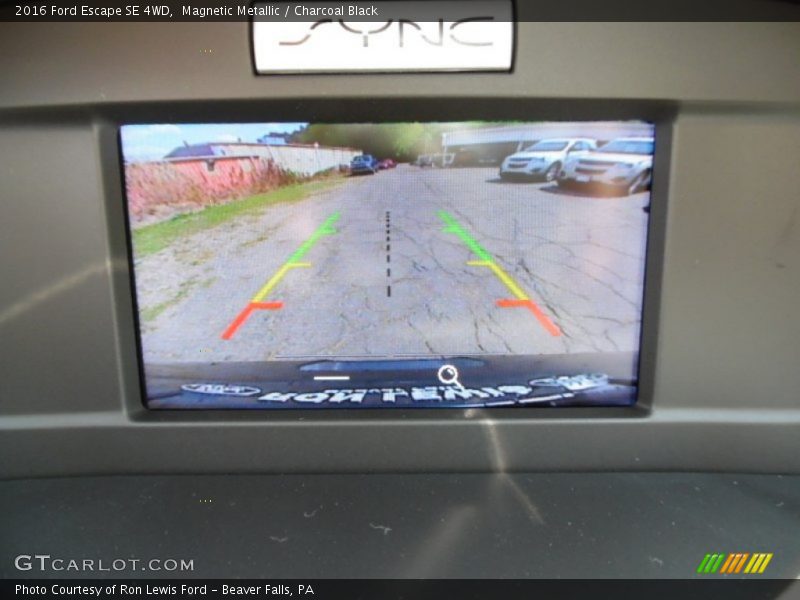 Magnetic Metallic / Charcoal Black 2016 Ford Escape SE 4WD