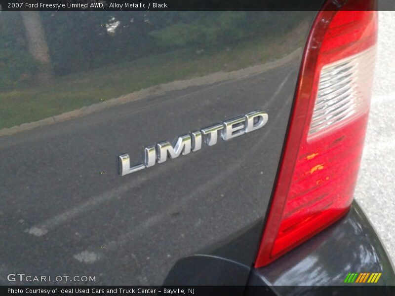 Alloy Metallic / Black 2007 Ford Freestyle Limited AWD
