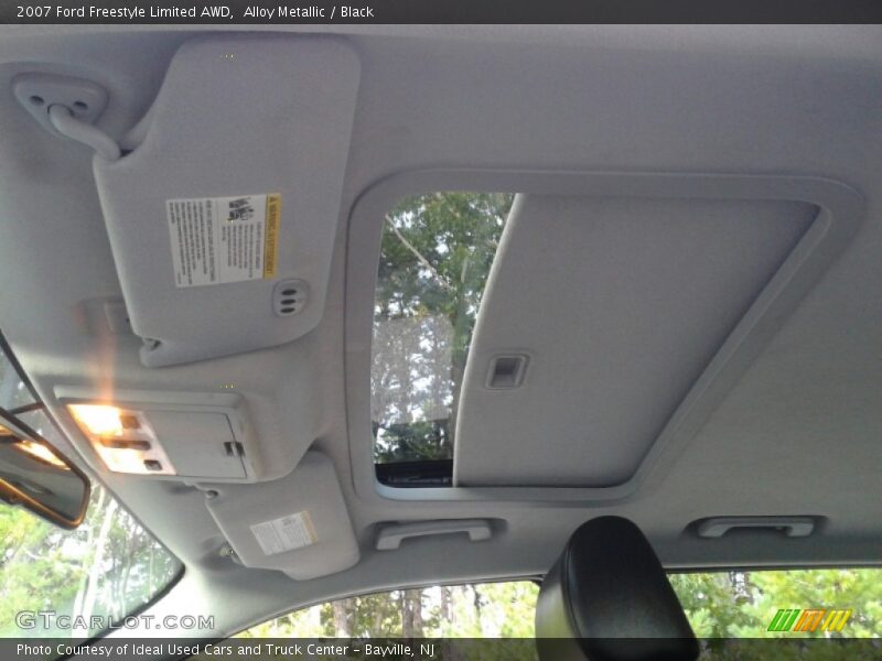 Alloy Metallic / Black 2007 Ford Freestyle Limited AWD