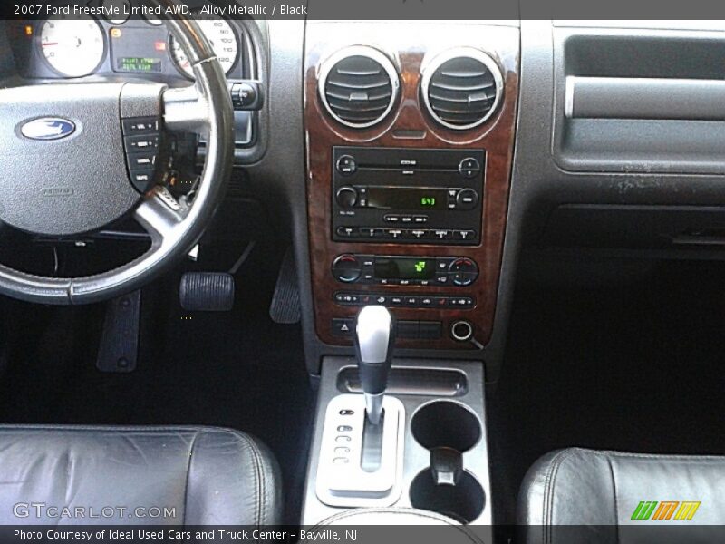 Alloy Metallic / Black 2007 Ford Freestyle Limited AWD