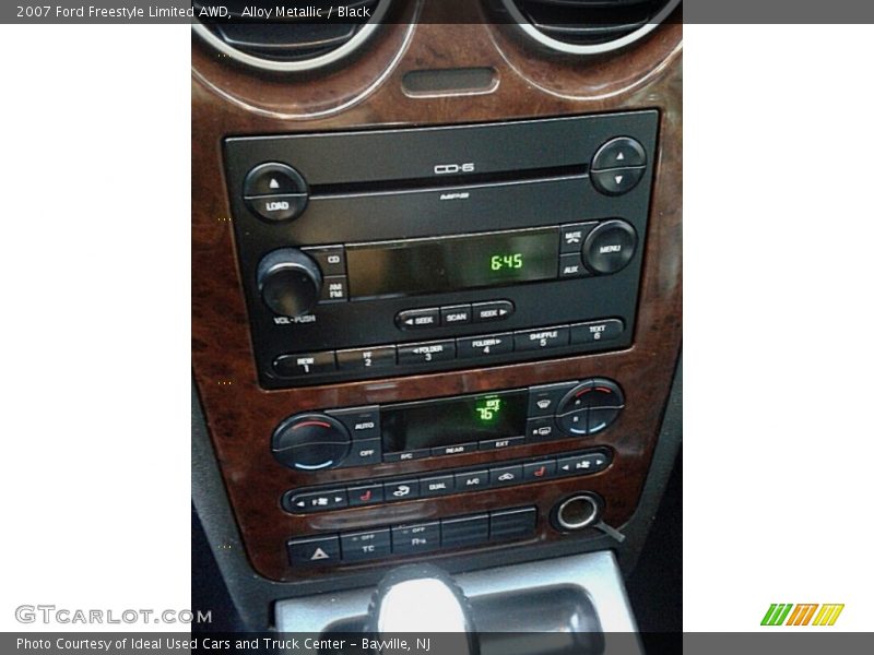 Alloy Metallic / Black 2007 Ford Freestyle Limited AWD