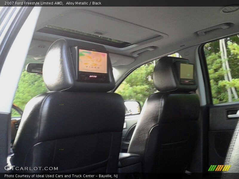 Alloy Metallic / Black 2007 Ford Freestyle Limited AWD