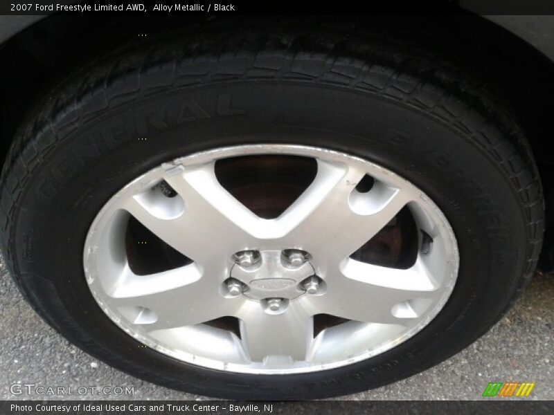 Alloy Metallic / Black 2007 Ford Freestyle Limited AWD
