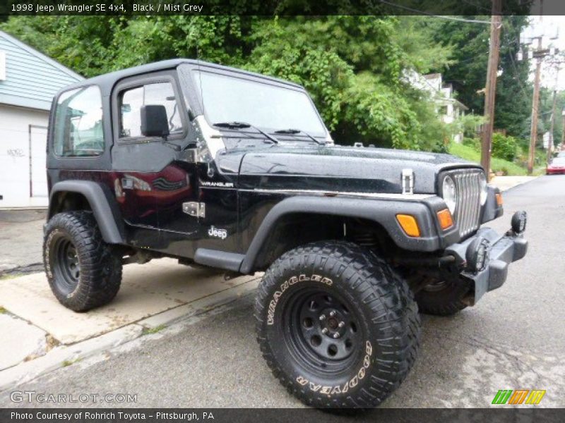 Front 3/4 View of 1998 Wrangler SE 4x4