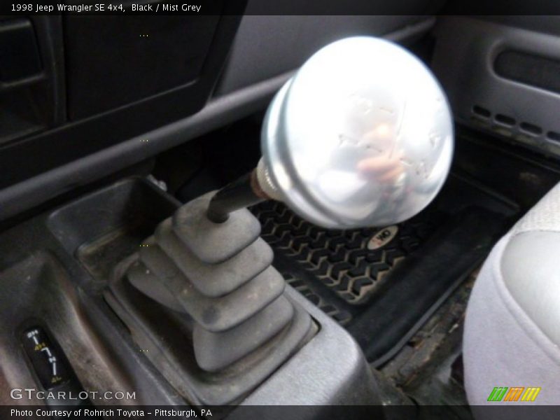  1998 Wrangler SE 4x4 5 Speed Manual Shifter