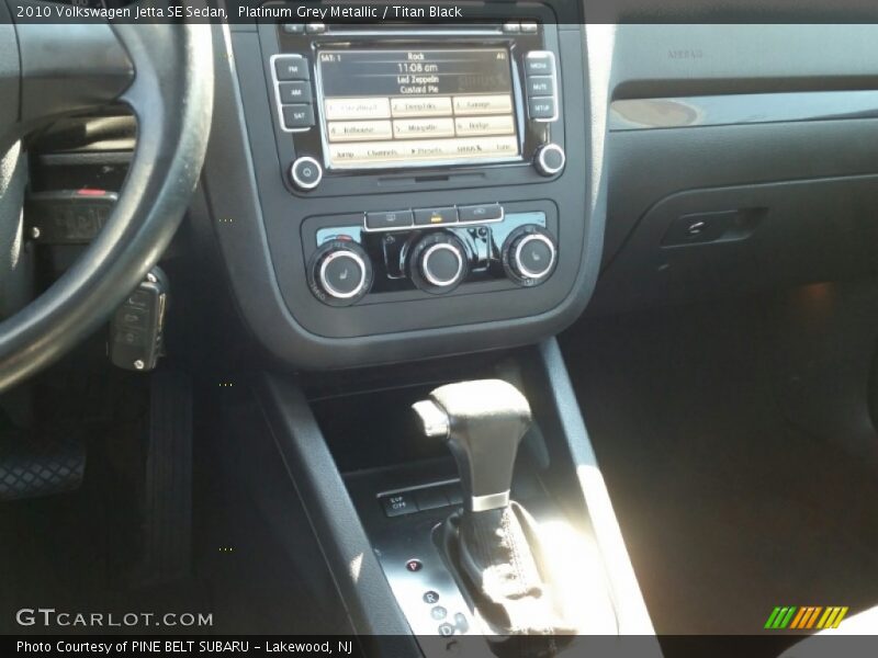 Platinum Grey Metallic / Titan Black 2010 Volkswagen Jetta SE Sedan