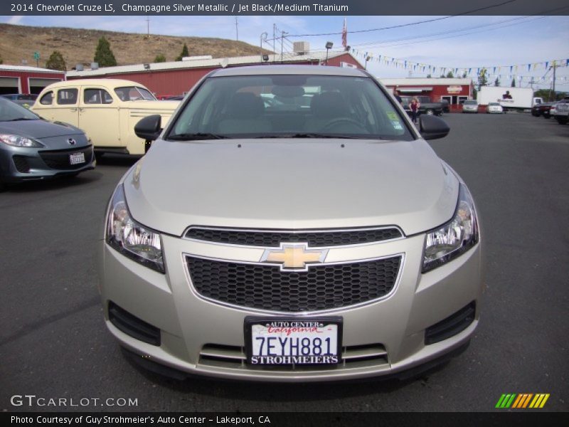 Champagne Silver Metallic / Jet Black/Medium Titanium 2014 Chevrolet Cruze LS