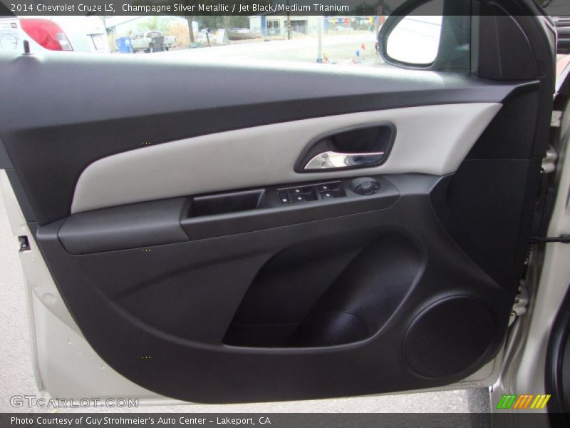 Champagne Silver Metallic / Jet Black/Medium Titanium 2014 Chevrolet Cruze LS
