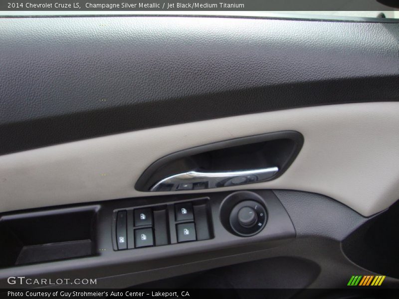 Champagne Silver Metallic / Jet Black/Medium Titanium 2014 Chevrolet Cruze LS