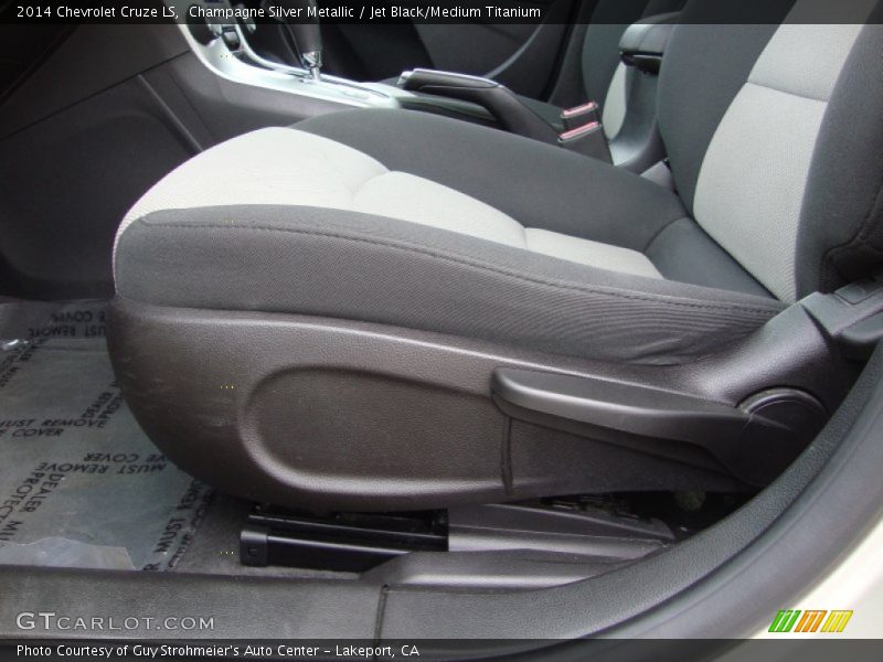 Champagne Silver Metallic / Jet Black/Medium Titanium 2014 Chevrolet Cruze LS