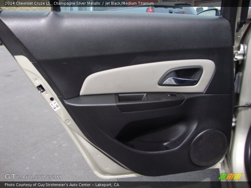 Champagne Silver Metallic / Jet Black/Medium Titanium 2014 Chevrolet Cruze LS