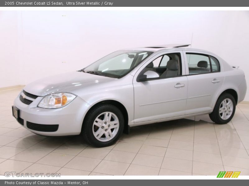 Front 3/4 View of 2005 Cobalt LS Sedan