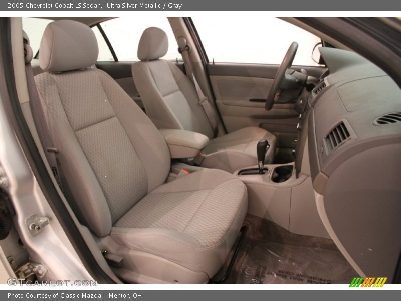 Ultra Silver Metallic / Gray 2005 Chevrolet Cobalt LS Sedan