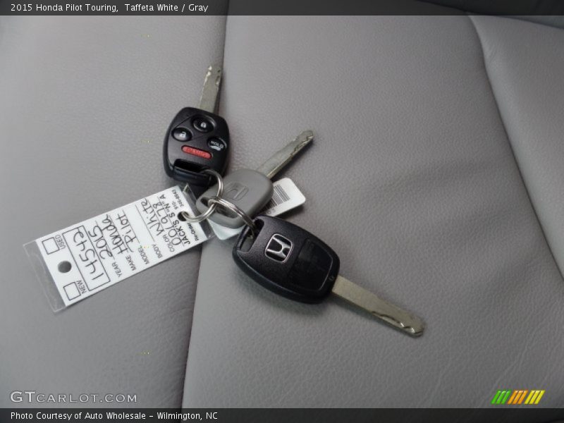 Taffeta White / Gray 2015 Honda Pilot Touring