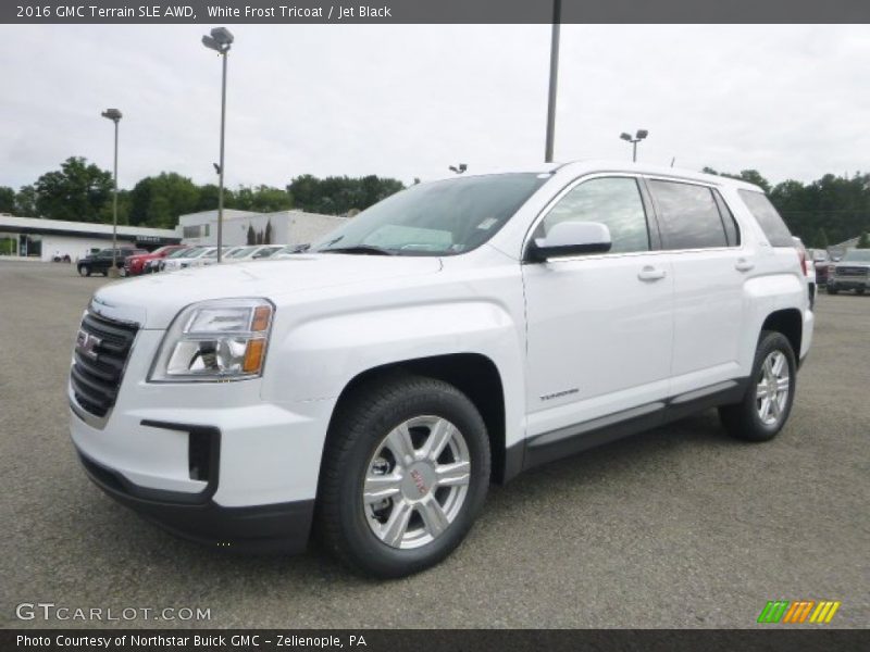 Front 3/4 View of 2016 Terrain SLE AWD