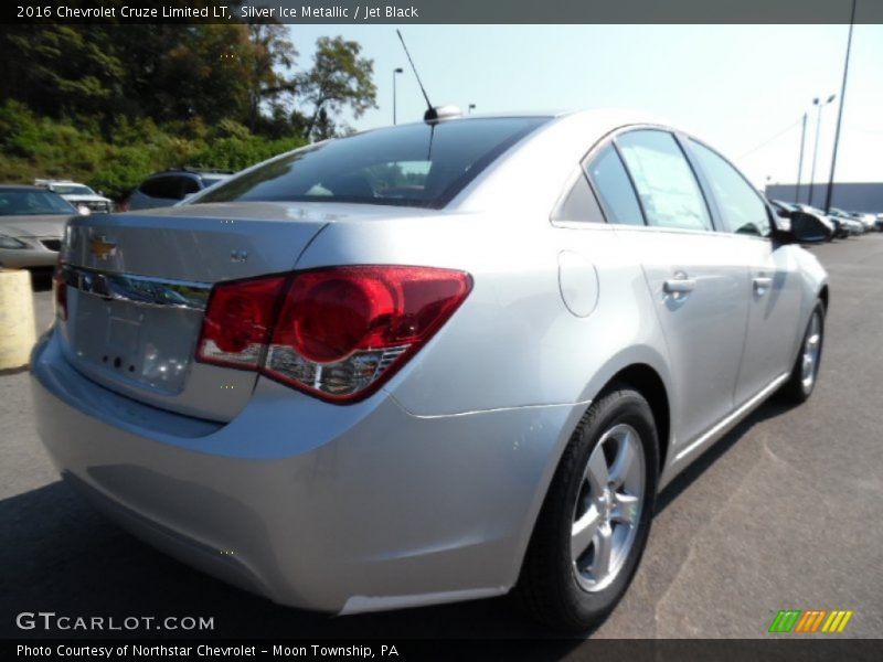 Silver Ice Metallic / Jet Black 2016 Chevrolet Cruze Limited LT