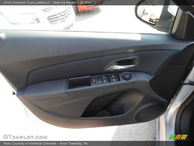 Silver Ice Metallic / Jet Black 2016 Chevrolet Cruze Limited LT