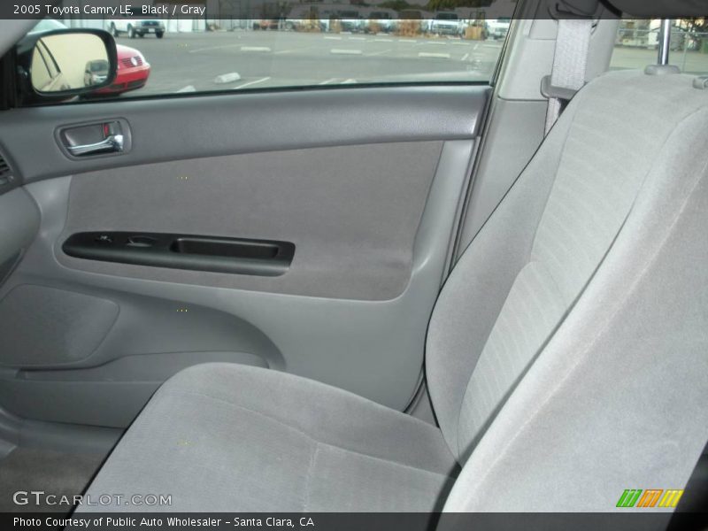 Black / Gray 2005 Toyota Camry LE