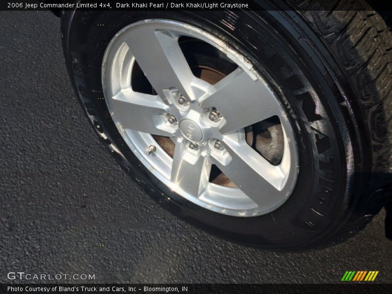 Dark Khaki Pearl / Dark Khaki/Light Graystone 2006 Jeep Commander Limited 4x4