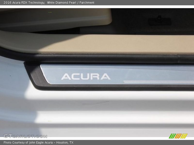 White Diamond Pearl / Parchment 2016 Acura RDX Technology