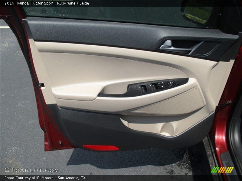Ruby Wine / Beige 2016 Hyundai Tucson Sport