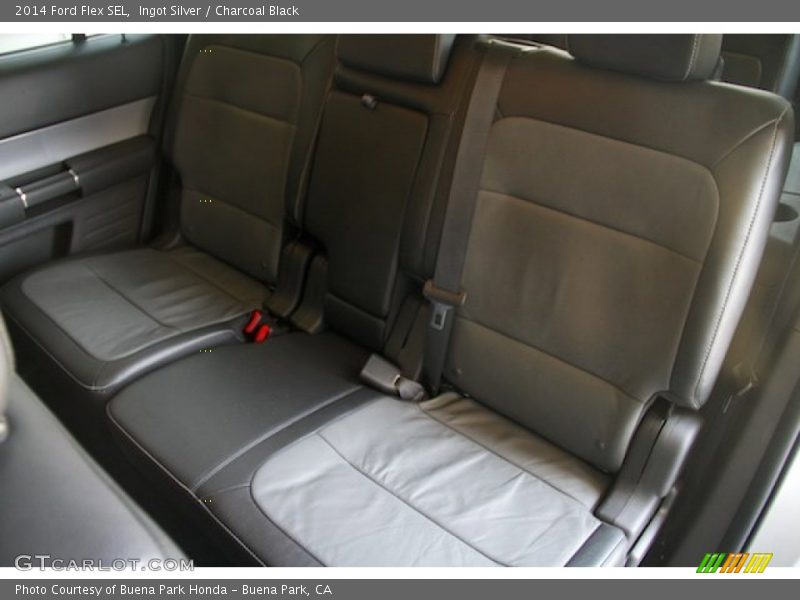 Ingot Silver / Charcoal Black 2014 Ford Flex SEL