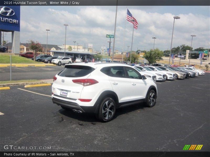 Winter White / Gray 2016 Hyundai Tucson Sport