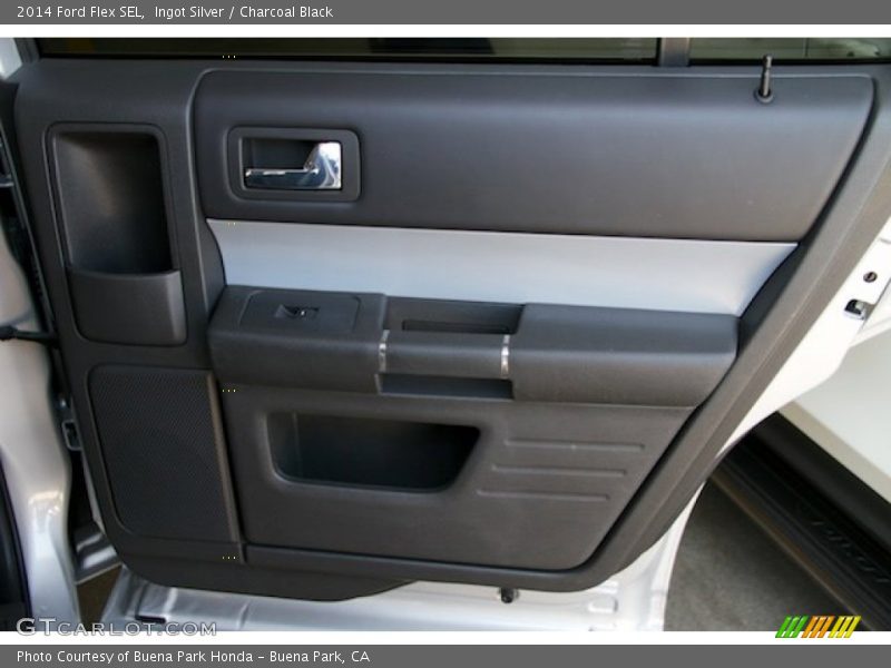 Ingot Silver / Charcoal Black 2014 Ford Flex SEL