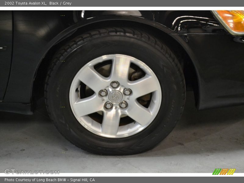 Black / Grey 2002 Toyota Avalon XL