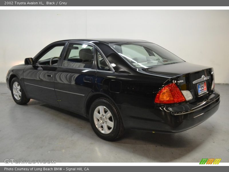Black / Grey 2002 Toyota Avalon XL