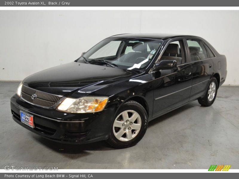 Black / Grey 2002 Toyota Avalon XL