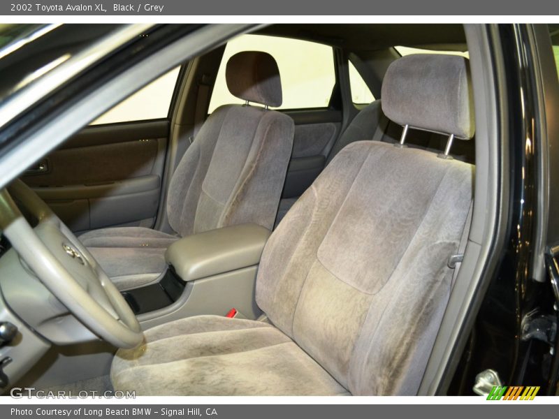 Black / Grey 2002 Toyota Avalon XL
