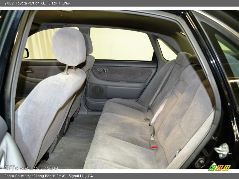 Black / Grey 2002 Toyota Avalon XL