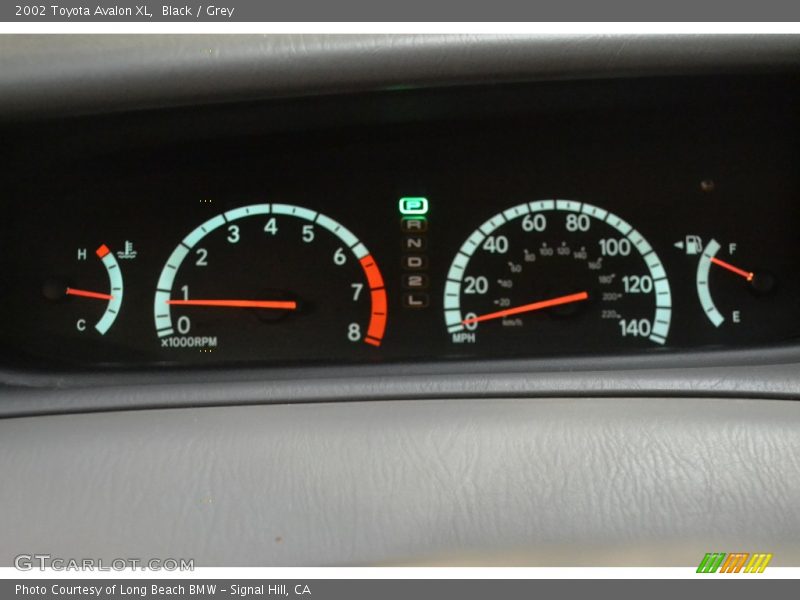 Black / Grey 2002 Toyota Avalon XL