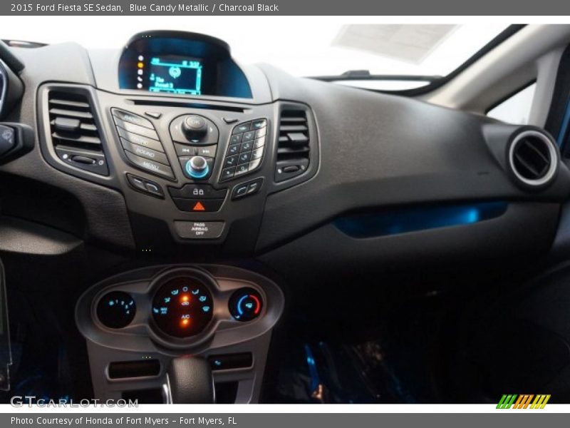 Blue Candy Metallic / Charcoal Black 2015 Ford Fiesta SE Sedan