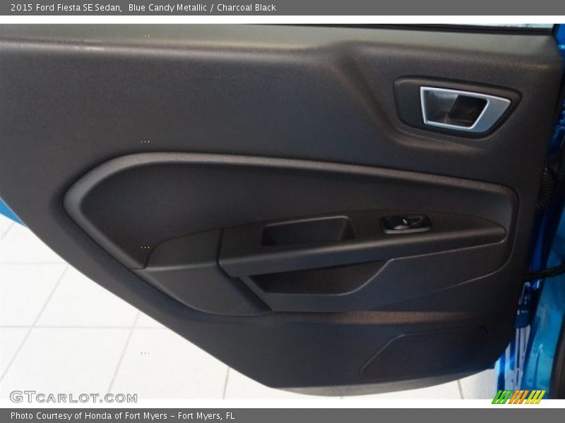 Blue Candy Metallic / Charcoal Black 2015 Ford Fiesta SE Sedan