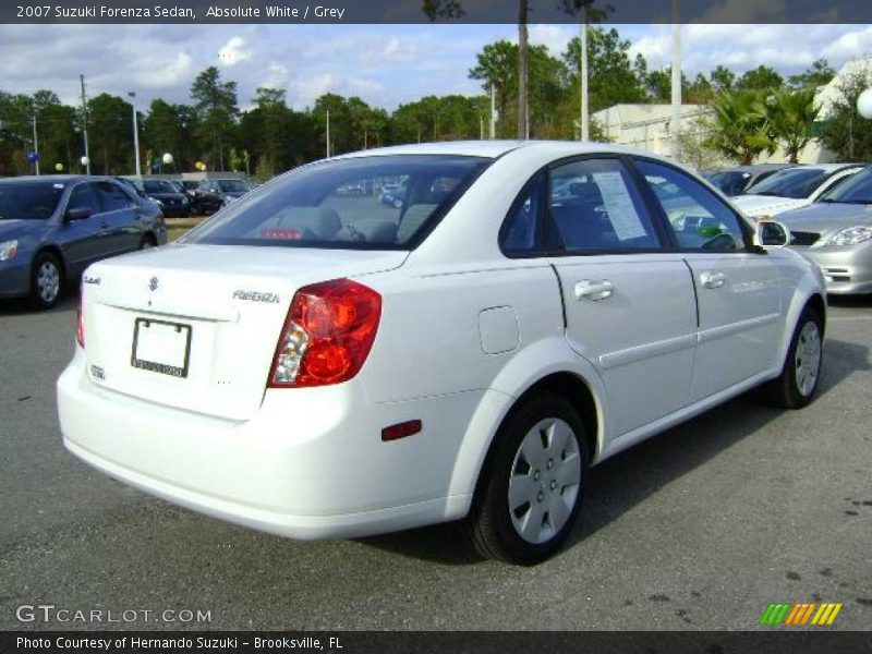 Absolute White / Grey 2007 Suzuki Forenza Sedan