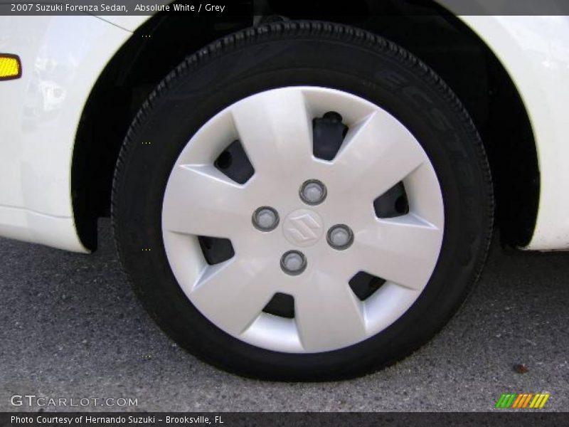 Absolute White / Grey 2007 Suzuki Forenza Sedan