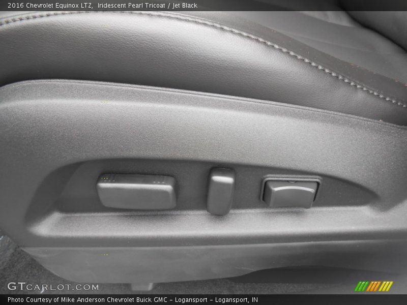 Iridescent Pearl Tricoat / Jet Black 2016 Chevrolet Equinox LTZ
